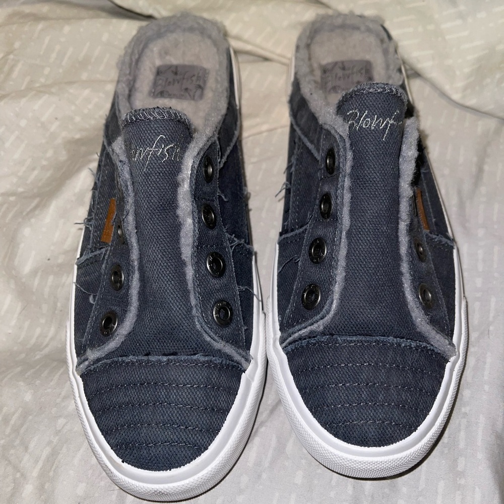 Blowfish slide on slate grey size 9